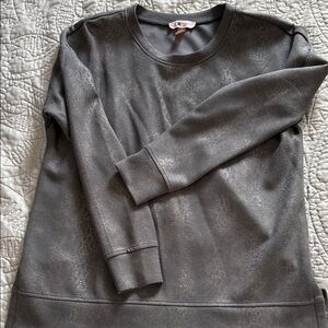 Cable & Gauge Metallic snakeskin Gray Crewneck